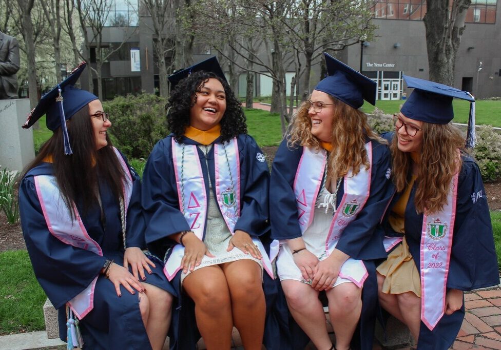 Graduating_Seniors_50 Delta Zeta Collegians