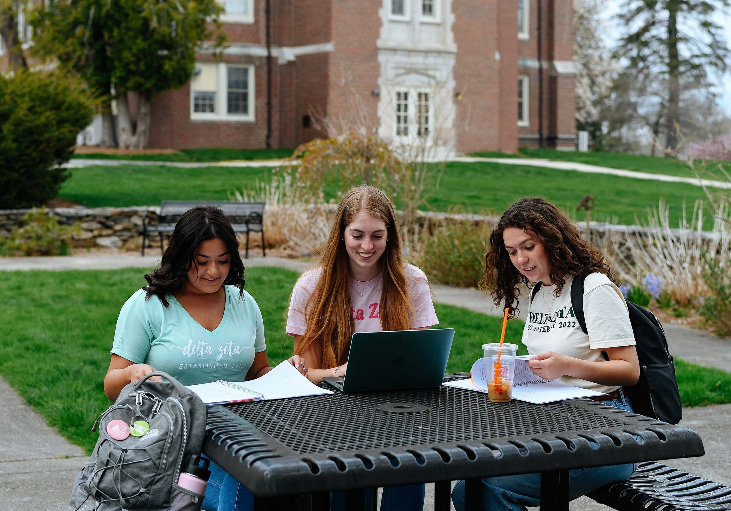 Delta Zeta Women's Membership Organization | Delta Zeta Sorority