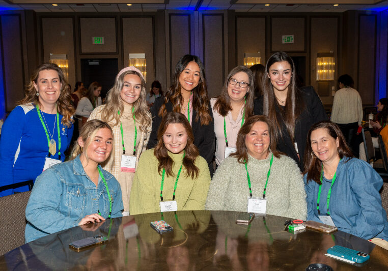 Volunteer 2 (1) Delta Zeta: Alumnae Volunteering Opportunities